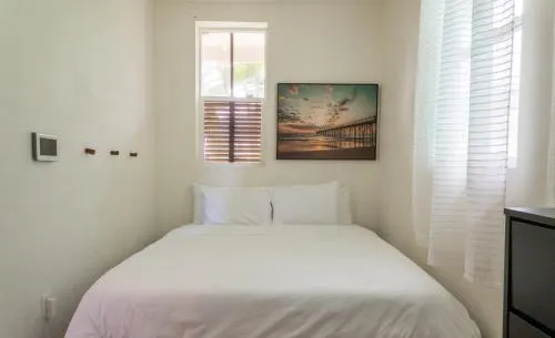 Hummingbird Oceanfront Cottage - Image 1
