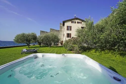 Villa Cappelletta Entire Villa Directly Lake Front With Private Dock 2 - Image 1