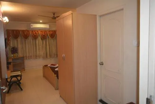 Poonam Hotel & Restaurant - Image 1