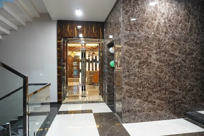 Hotel Surya International - Image 1