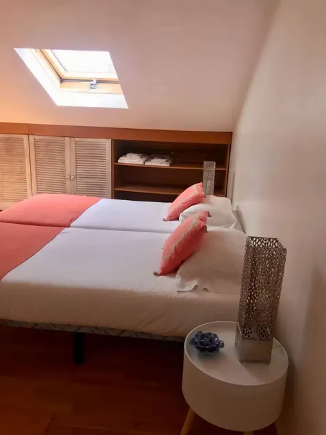Beautiful 7 Bedroom Apartment in Lisbon - Image 1