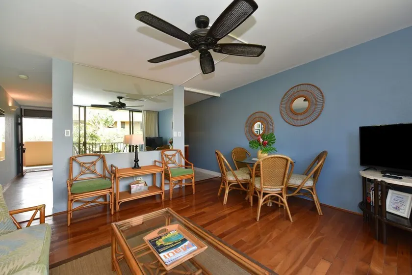 Paki Maui 415 by RedAwning - Image 1