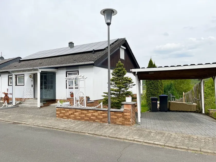 Holiday Home With Garden in Reil - Image 1