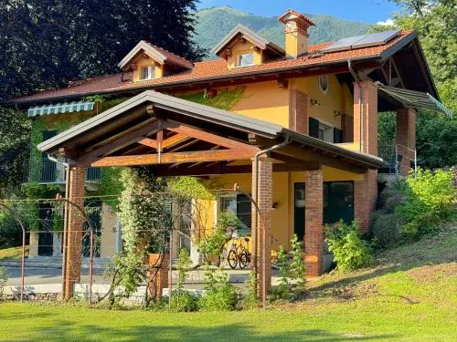 The comfortable house with big pool in the center of Mergozzo - Image 1