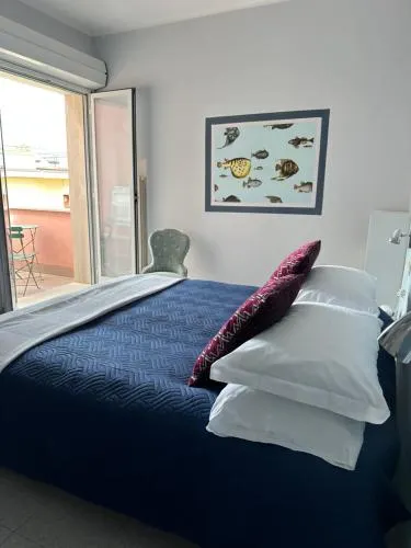 Hotel Mambo - Image 1