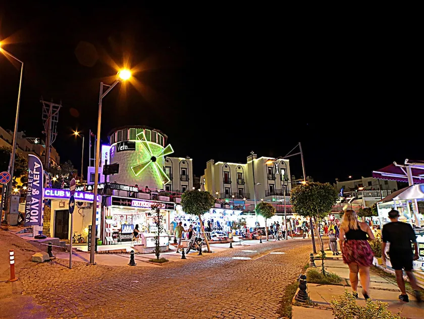 Club Vela Hotel - Image 1