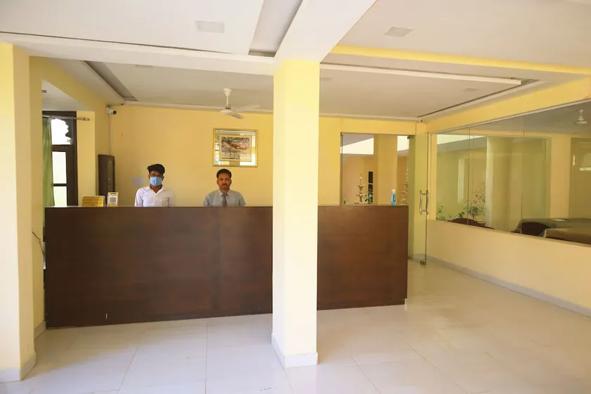 Hotel Rajgarh - Image 1