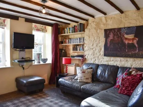 A D Coach House Cottage - Image 1