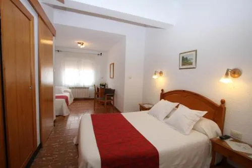Hotel Residencia Sol - Image 1