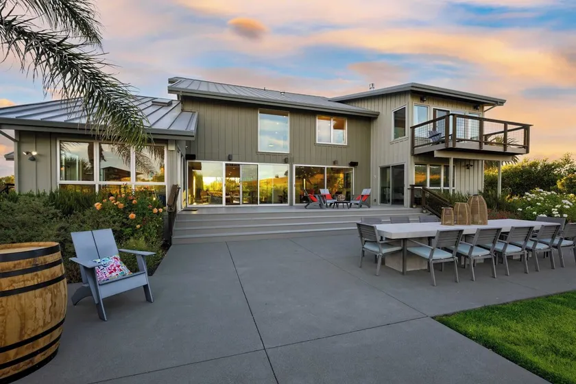 Coplan Vineyards by Avantstay 10-acre Estate w/ Pool, Spa, Bocce & Designer Interiors - Image 1