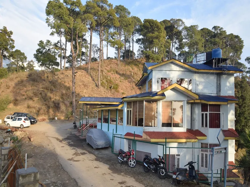 Hotel Manu Vinod - Image 1