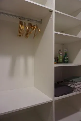 Schönes Neubau Serviced-Apartment mit Parkplatz - Image 1