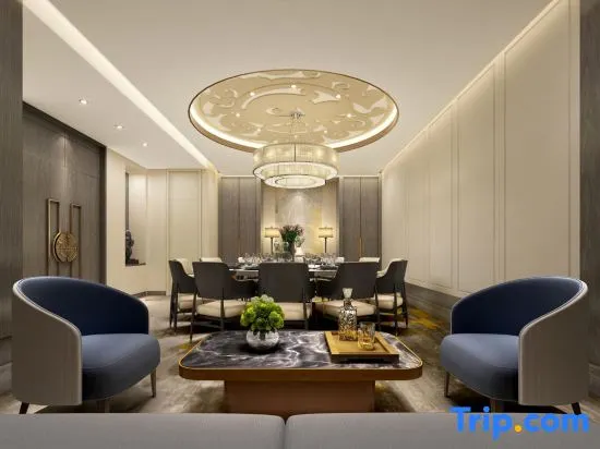 Arcadia Hotel - Image 1