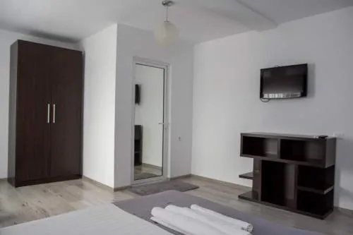Vila Albertino - Image 1