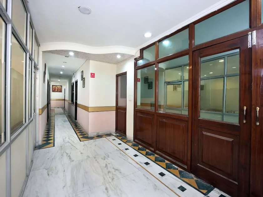 Gobind Regency By OYO Rooms - Image 1