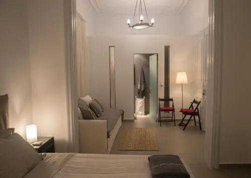 Athenian Neoclassical Apartment - Image 1