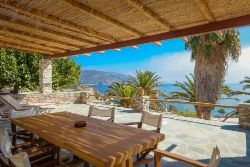 Lazarou Beach Apartments - Image 1