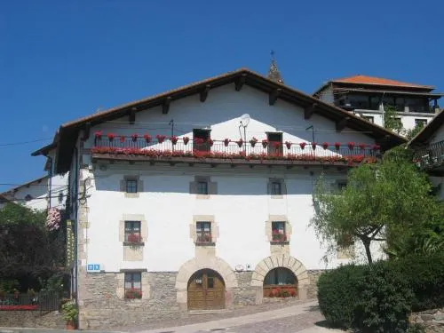 Hostal Ezkurra - Image 1