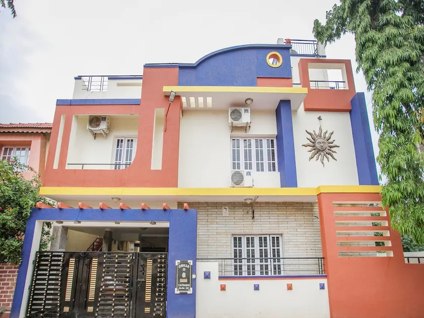 Zee Hotel - Image 1