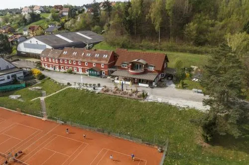 Hotel & Tennis Riederhof - Image 1