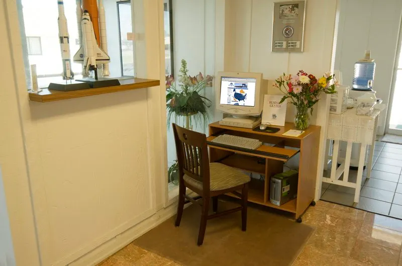 Americas Best Value Inn - Image 1