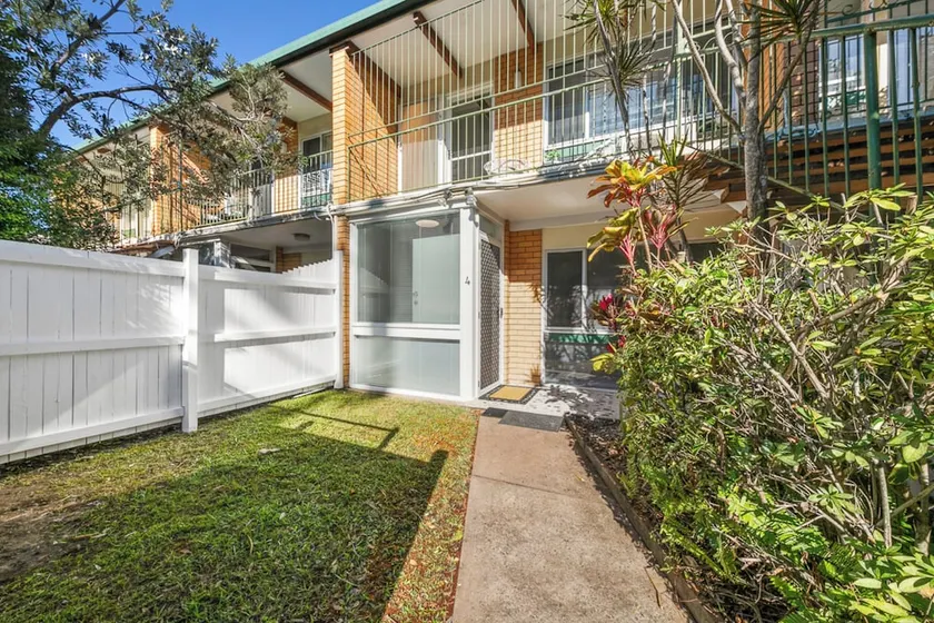 Townhouse in Auchenflower - Image 1