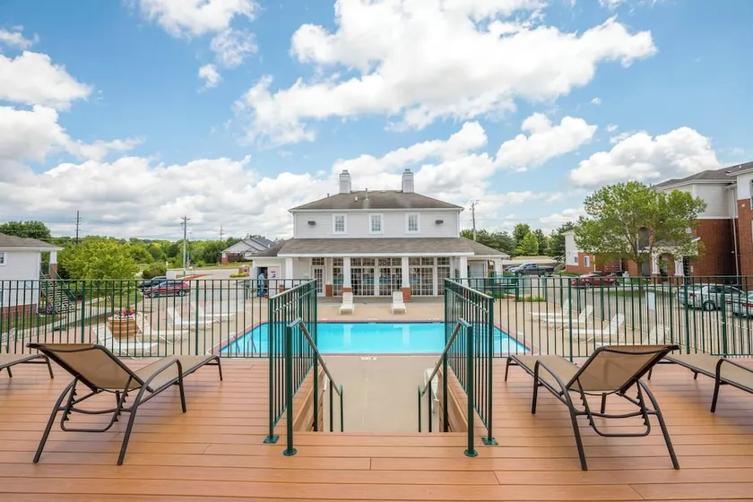 Swimming Pool King Bed More - Image 1