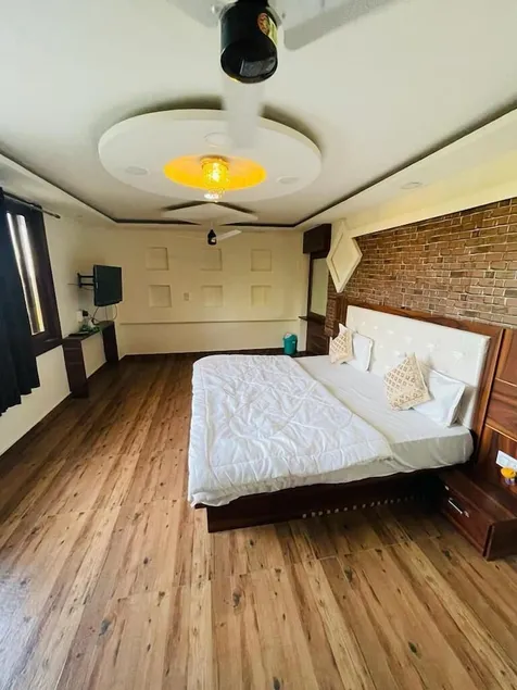 Hotel Kohinoor - Image 1