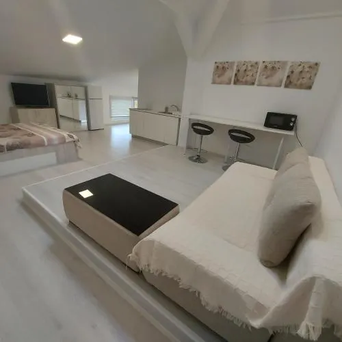 Villa Romelia - Select Apartments - Image 1