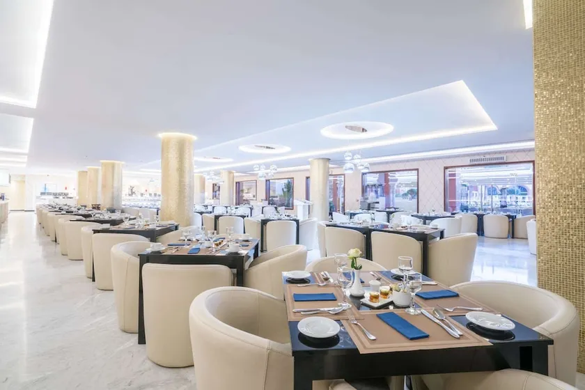 Albatros Club - Image 1