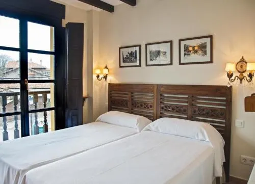 Hotel The Island - Image 1