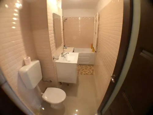 Les Garçons I Cristina - Spacious Studio and Free Parking - Image 1