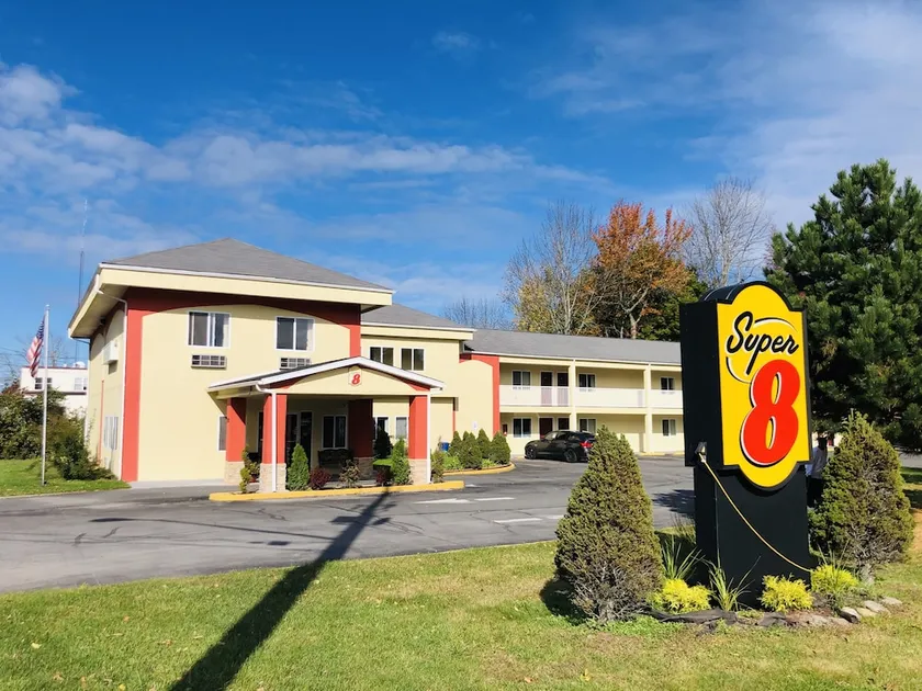 Super 8 by Wyndham Monticello Monticello New York State - Image 1