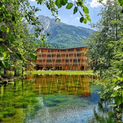 Charmant Petit Hotel - Image 1