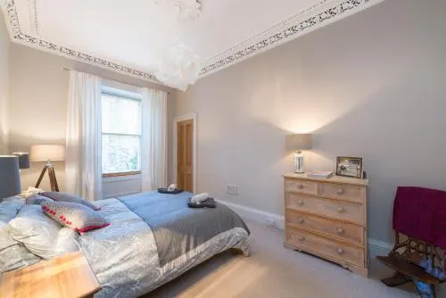 Dean Terrace Apartment - Image 1