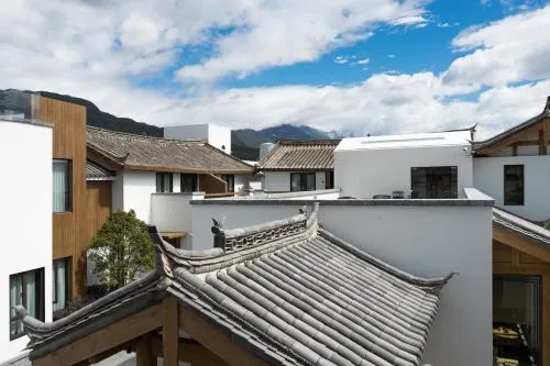 Heyue Moshe Snow Mountain Designer Resort Hotel - Image 1