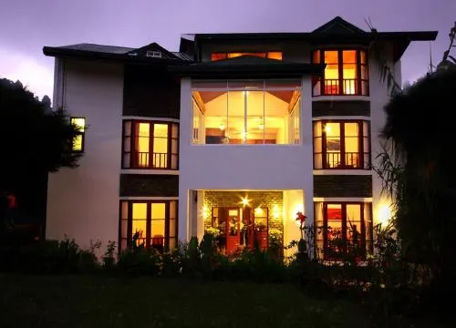 Glenfall Reach Hotel - Image 1