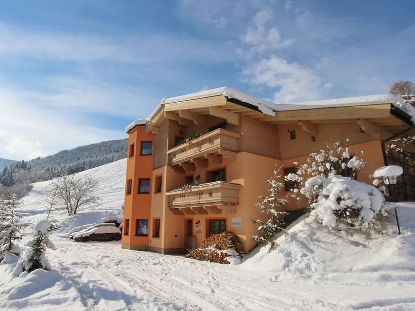 Luxurious Holiday Home in Saalbach-hinterglemm With Sauna - Image 1