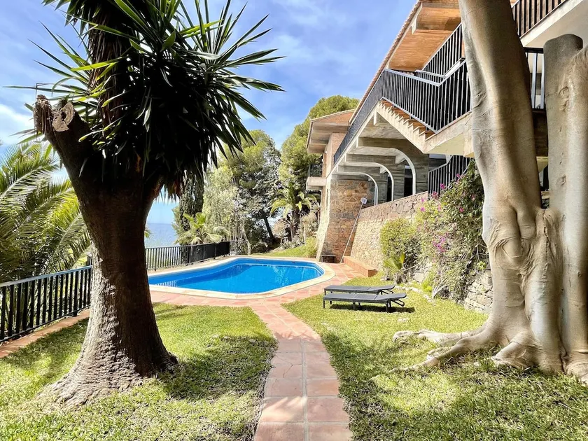 Villa in Salobreña for 16 people with 5 rooms Ref. 616609 - Image 1