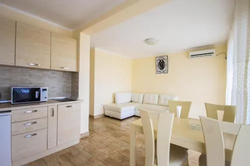 Apartaments Crown Silvia - Image 1