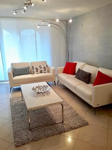 Resort Style In Aventura Florida - Image 1
