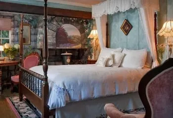 Morgan Samuels Inn - Image 1