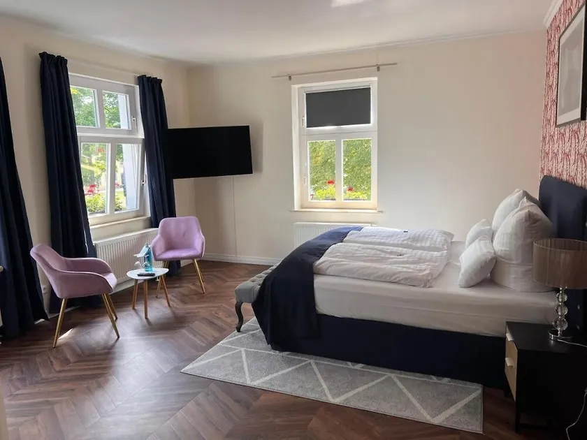Schlosshotel - Image 1