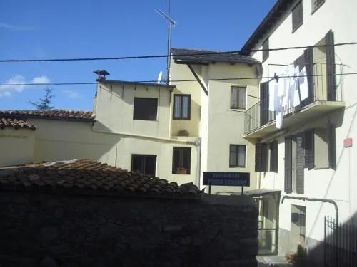 Fonda Domingo - Image 1