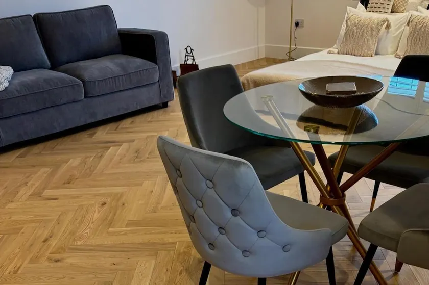 Studio - Sleeps 3 & Free Parking - Image 1