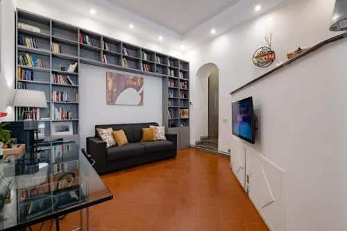 Romantic Apartment at Roman Forum - Image 1