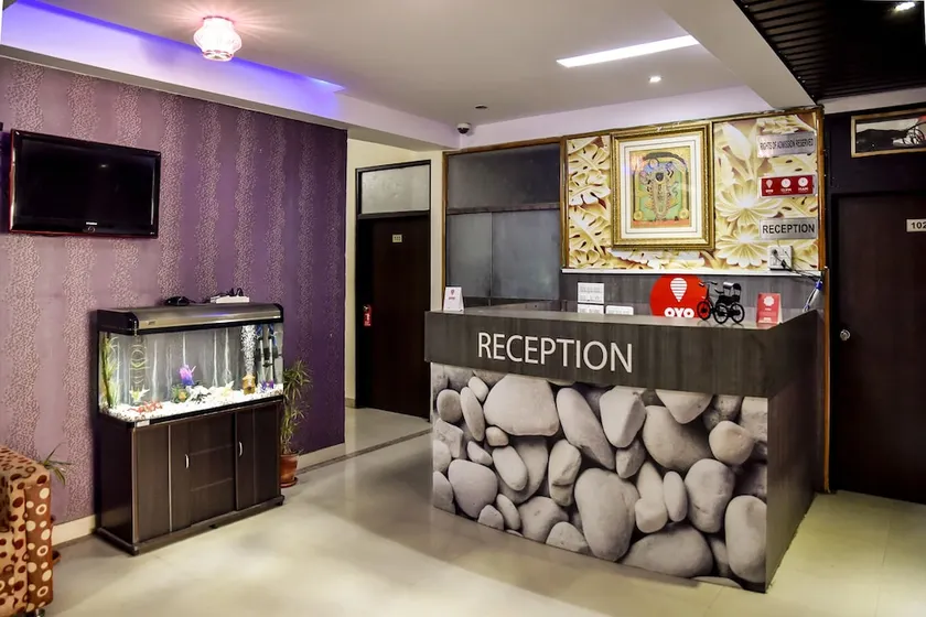 Hotel Ananta Inn - Image 1
