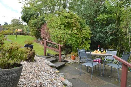 Springwell Cottage Dunoon - Image 1