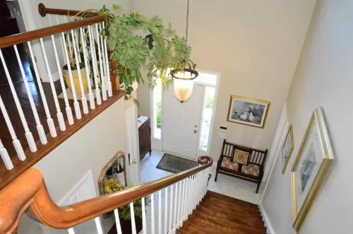 Eagle's Wing Bed & Breakfast - Image 1