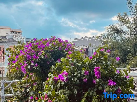 Riverside villa - Image 1